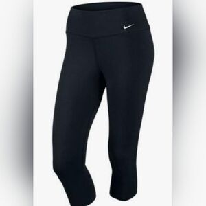 Nike Black Cropped Leggings